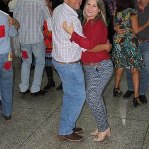 Secretaria de Desenvolvimento Social realiza Festa Junina no Grupo Conviver (49) Secretaria de Desenvolvimento Social realiza Festa Junina no Grupo Conviver (49)