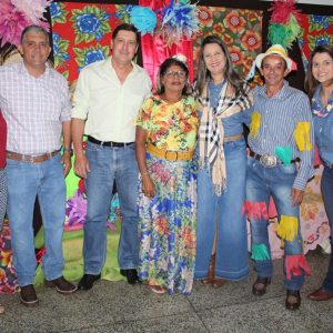 Secretaria de Desenvolvimento Social realiza Festa Junina no Grupo Conviver (57) Secretaria de Desenvolvimento Social realiza Festa Junina no Grupo Conviver (57)