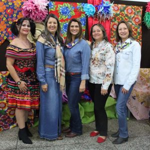 Secretaria de Desenvolvimento Social realiza Festa Junina no Grupo Conviver (69) Secretaria de Desenvolvimento Social realiza Festa Junina no Grupo Conviver (69)