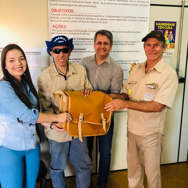 Agentes de Combate a Endemias de Santa Vitória recebem equipamentos (6) Agentes de Combate a Endemias de Santa Vitória recebem equipamentos (6)