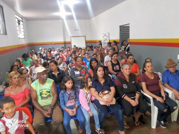 Em reunião mensal, CRAS do Vila Rica conscientiza beneficiários do Bolsa Família sobre o descarte correto do lixo em nossa cidade (1)