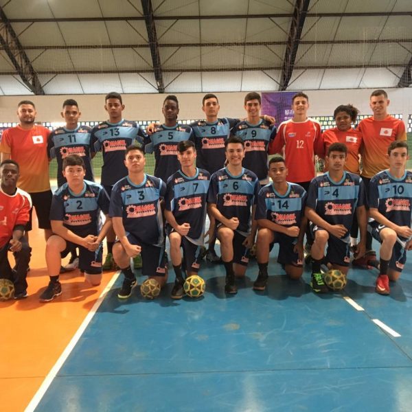 Atletas de 15 a 17 anos do Colégio Estadual Prefeito José Franco de Gouveia Atletas de 15 a 17 anos do Colégio Estadual Prefeito José Franco de Gouveia