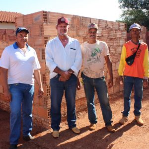 Secretária de Desenvolvimento Social acompanha as construções das casas Sociais