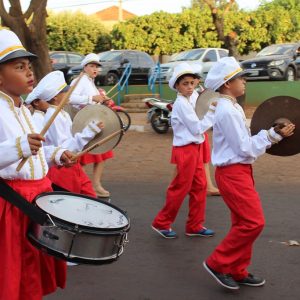 Fanfarra do Projeto Aprendendo a Crescer é destaque em homenagem cívica ao Dia do Soldado e Dia da Independência (11)