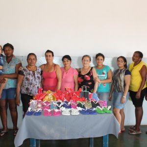 Moradoras de Chaveslândia concluem curso de Bordado em Chinelos (6)