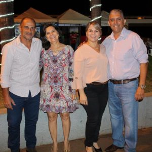 Primeira noite do 1º Festival Gastronômico movimenta Santa Vitória (37)