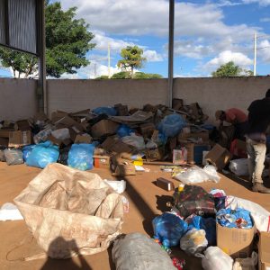 Projeto promove competicao nas escolas de Santa Vitória para estimular a reciclagem (16) Projeto promove competicao nas escolas de Santa Vitória para estimular a reciclagem (16)