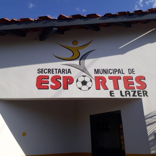 Prédio da Secretaria Municipal de Esportes também recebeu nova pintura e letreiro de identificação Prédio da Secretaria Municipal de Esportes também recebeu nova pintura e letreiro de identificação