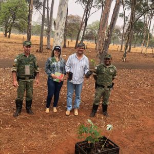 Blitz educativa faz parte das comemorações do Dia da Árvore em Santa Vitória