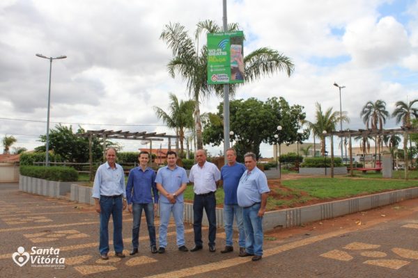 Autoridades no lançamento do Projeto Digital Wi-Fi Grátis