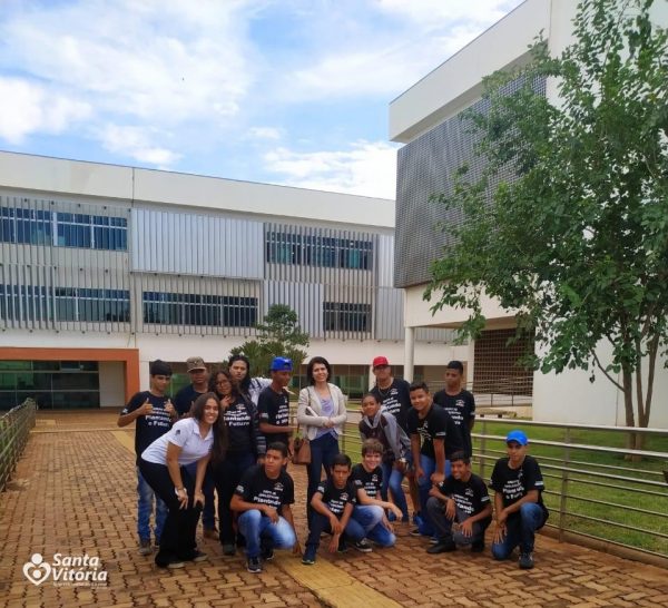 Grupo do Cras de Santa Vitória visita Campus Pontal da UFU (1)