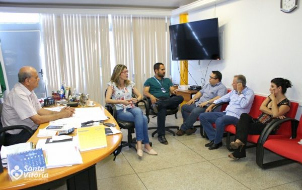 Representantes da concessionária da Ferrovia Norte Sul visitam Santa Vitória