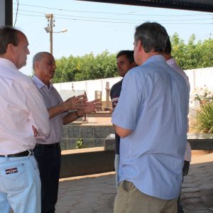 Salim e Renato acompanham execução das obras de Restauração da Capela São Vicente de Paulo e do Cruzeiro no Cemitério Municipal (3)