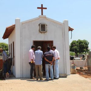 Salim e Renato acompanham execução das obras de Restauração da Capela São Vicente de Paulo e do Cruzeiro no Cemitério Municipal (5)