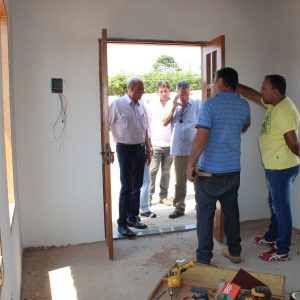 Salim e Renato acompanham execução das obras de Restauração da Capela São Vicente de Paulo e do Cruzeiro no Cemitério Municipal (7)