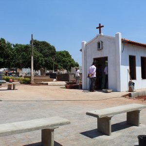 Salim e Renato acompanham execução das obras de Restauração da Capela São Vicente de Paulo e do Cruzeiro no Cemitério Municipal (8)