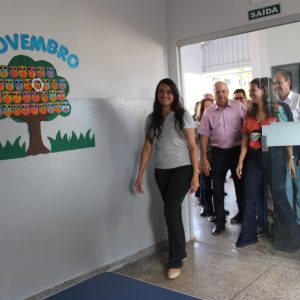 Autoridades fazem o lançamento das atividades no Novo Espaço do Projeto Aprendendo a Crescer no distrito de Chaveslândia (52) Autoridades fazem o lançamento das atividades no Novo Espaço do Projeto Aprendendo a Crescer no distrito de Chaveslândia (52)