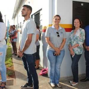 Autoridades fazem o lançamento das atividades no Novo Espaço do Projeto Aprendendo a Crescer no distrito de Chaveslândia (62) Autoridades fazem o lançamento das atividades no Novo Espaço do Projeto Aprendendo a Crescer no distrito de Chaveslândia (62)