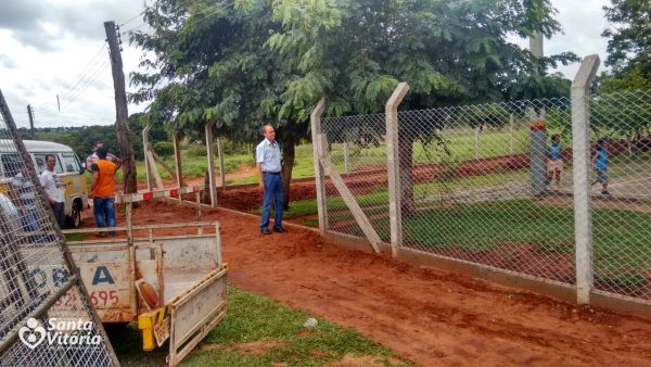 Escola Municipal Rural “Luis Dib” recebe alambrado