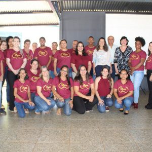 Prefeito e Primeira-dama prestigiam eleição da Nova Diretoria da APAE de Santa Vitória (13) Prefeito e Primeira-dama prestigiam eleição da Nova Diretoria da APAE de Santa Vitória (13)