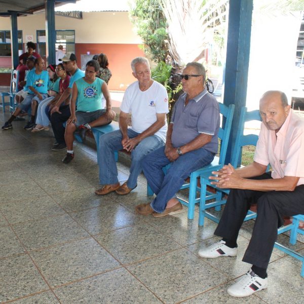 Prefeito e Primeira-dama prestigiam eleição da Nova Diretoria da APAE de Santa Vitória (2) Prefeito e Primeira-dama prestigiam eleição da Nova Diretoria da APAE de Santa Vitória (2)