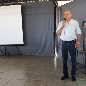 Prefeito e Primeira-dama prestigiam eleição da Nova Diretoria da APAE de Santa Vitória (20) Prefeito e Primeira-dama prestigiam eleição da Nova Diretoria da APAE de Santa Vitória (20)