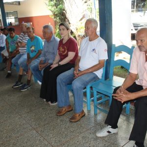 Prefeito e Primeira-dama prestigiam eleição da Nova Diretoria da APAE de Santa Vitória (22) Prefeito e Primeira-dama prestigiam eleição da Nova Diretoria da APAE de Santa Vitória (22)