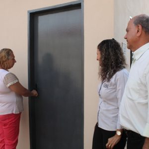 Projeto Social Prefeito, Vice-prefeito, Secretários e Vereadores entregam mais uma casa e garantem mais quatro casas ainda esse ano (14) Projeto Social Prefeito, Vice-prefeito, Secretários e Vereadores entregam mais uma casa e garantem mais quatro casas ainda esse ano (14)