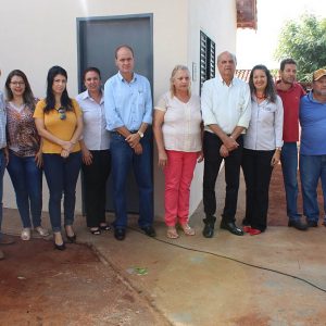 Projeto Social Prefeito, Vice-prefeito, Secretários e Vereadores entregam mais uma casa e garantem mais quatro casas ainda esse ano (20) Projeto Social Prefeito, Vice-prefeito, Secretários e Vereadores entregam mais uma casa e garantem mais quatro casas ainda esse ano (20)