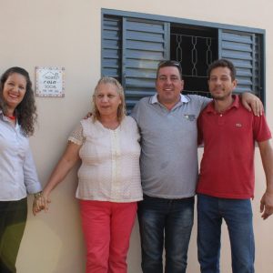 Projeto Social Prefeito, Vice-prefeito, Secretários e Vereadores entregam mais uma casa e garantem mais quatro casas ainda esse ano (29) Projeto Social Prefeito, Vice-prefeito, Secretários e Vereadores entregam mais uma casa e garantem mais quatro casas ainda esse ano (29)