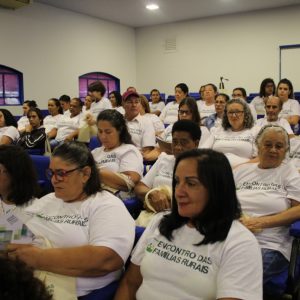 Palestras sobre Sucessão Familiar no Campo e Saúde da Mulher marcam Encontro da Mulher Rural em Santa Vitória (11) Palestras sobre Sucessão Familiar no Campo e Saúde da Mulher marcam Encontro da Mulher Rural em Santa Vitória (11)