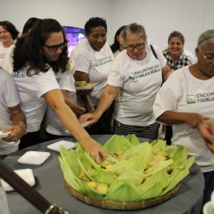 Palestras sobre Sucessão Familiar no Campo e Saúde da Mulher marcam Encontro da Mulher Rural em Santa Vitória (14) Palestras sobre Sucessão Familiar no Campo e Saúde da Mulher marcam Encontro da Mulher Rural em Santa Vitória (14)