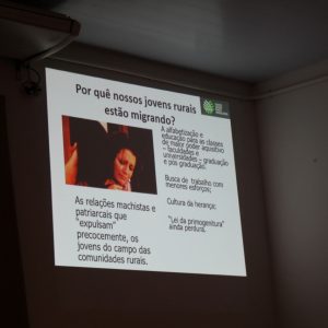 Palestras sobre Sucessão Familiar no Campo e Saúde da Mulher marcam Encontro da Mulher Rural em Santa Vitória (30) Palestras sobre Sucessão Familiar no Campo e Saúde da Mulher marcam Encontro da Mulher Rural em Santa Vitória (30)