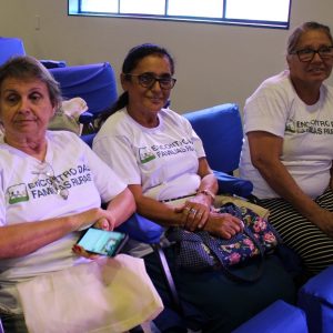 Palestras sobre Sucessão Familiar no Campo e Saúde da Mulher marcam Encontro da Mulher Rural em Santa Vitória (38) Palestras sobre Sucessão Familiar no Campo e Saúde da Mulher marcam Encontro da Mulher Rural em Santa Vitória (38)