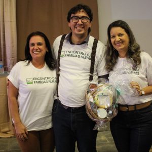 Palestras sobre Sucessão Familiar no Campo e Saúde da Mulher marcam Encontro da Mulher Rural em Santa Vitória (5) Palestras sobre Sucessão Familiar no Campo e Saúde da Mulher marcam Encontro da Mulher Rural em Santa Vitória (5)