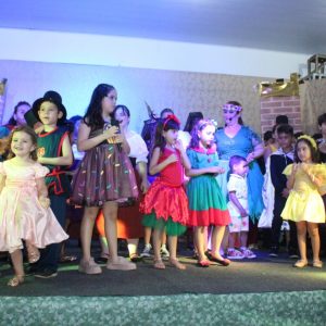 Prefeito e Primeira-Dama prestigiam evento musical da Escola de Música Musicando (2)