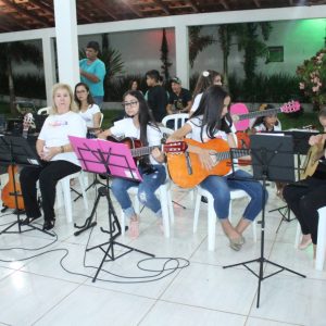 Prefeito e Primeira-Dama prestigiam evento musical da Escola de Música Musicando (24)