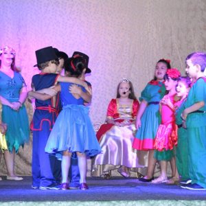 Prefeito e Primeira-Dama prestigiam evento musical da Escola de Música Musicando (31)