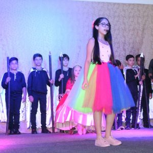 Prefeito e Primeira-Dama prestigiam evento musical da Escola de Música Musicando (42)