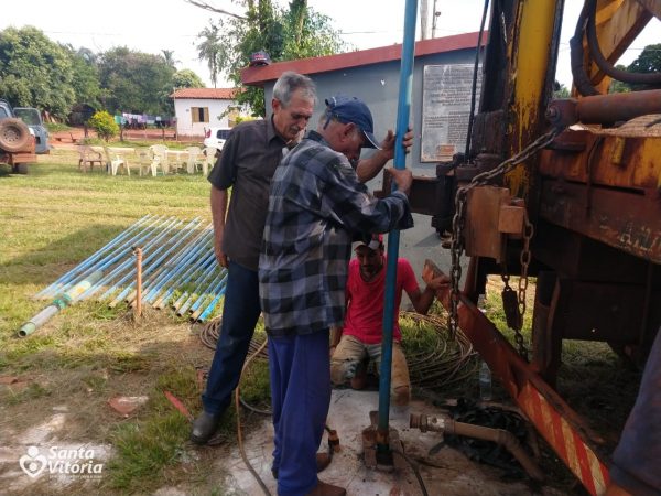 Poço artesiano de Perdilândia passa por manutenção com troca do bombeador do conjunto moto bomba