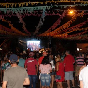 Com Grupo SPACE BAND, Premiação dos Blocos e homenagem aos parceiros acontece o encerramento do Carnaval Santa Vitória 2020 (17) Com Grupo SPACE BAND, Premiação dos Blocos e homenagem aos parceiros acontece o encerramento do Carnaval Santa Vitória 2020 (17)
