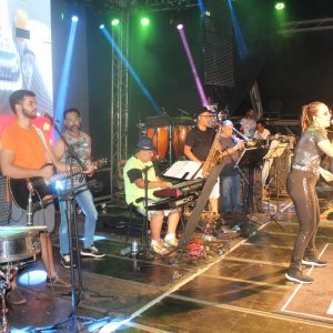 Com Grupo SPACE BAND, Premiação dos Blocos e homenagem aos parceiros acontece o encerramento do Carnaval Santa Vitória 2020 (29) Com Grupo SPACE BAND, Premiação dos Blocos e homenagem aos parceiros acontece o encerramento do Carnaval Santa Vitória 2020 (29)