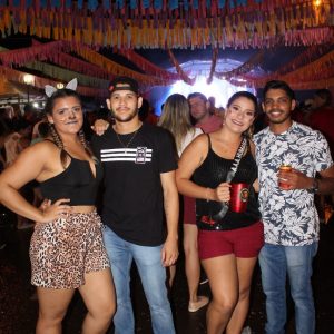 Com Grupo SPACE BAND, Premiação dos Blocos e homenagem aos parceiros acontece o encerramento do Carnaval Santa Vitória 2020 (51) Com Grupo SPACE BAND, Premiação dos Blocos e homenagem aos parceiros acontece o encerramento do Carnaval Santa Vitória 2020 (51)