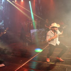 Com Grupo SPACE BAND, Premiação dos Blocos e homenagem aos parceiros acontece o encerramento do Carnaval Santa Vitória 2020 (61) Com Grupo SPACE BAND, Premiação dos Blocos e homenagem aos parceiros acontece o encerramento do Carnaval Santa Vitória 2020 (61)