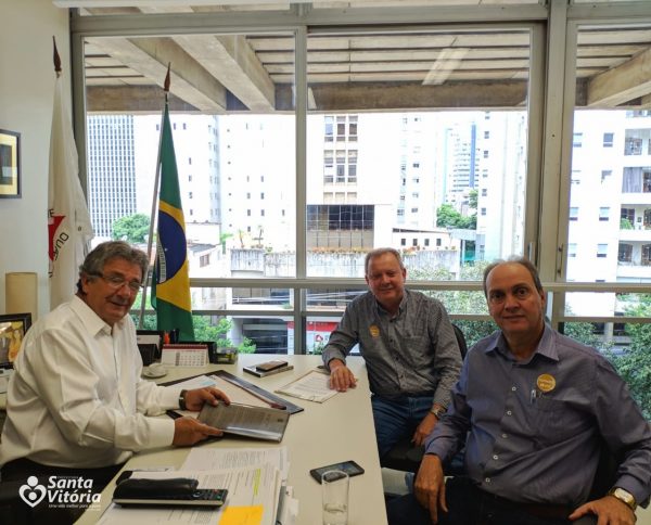 Deputado Luiz Humberto e secretários de Santa Vitória