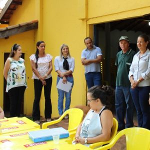 Prefeitura, SENAR e Sindicato Rural promovem curso de pintura em tecido no Distrito de Perdilândia (6) Prefeitura, SENAR e Sindicato Rural promovem curso de pintura em tecido no Distrito de Perdilândia (6)