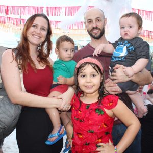 Prefeitura de Santa Vitória realiza Matinê de Carnaval para a criançada na tarde de segunda-feira (18) Prefeitura de Santa Vitória realiza Matinê de Carnaval para a criançada na tarde de segunda-feira (18)