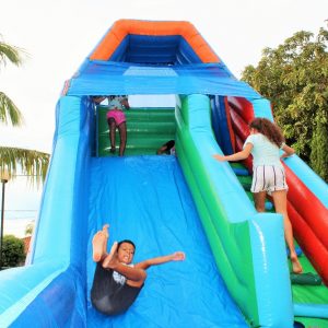 Prefeitura de Santa Vitória realiza Matinê de Carnaval para a criançada na tarde de segunda-feira (50) Prefeitura de Santa Vitória realiza Matinê de Carnaval para a criançada na tarde de segunda-feira (50)