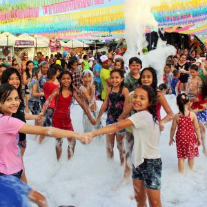 Prefeitura de Santa Vitória realiza Matinê de Carnaval para a criançada na tarde de segunda-feira (64) Prefeitura de Santa Vitória realiza Matinê de Carnaval para a criançada na tarde de segunda-feira (64)