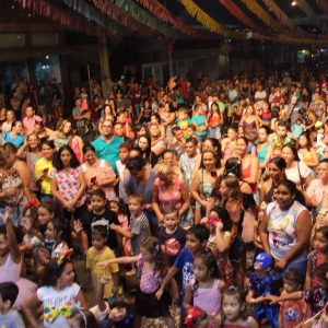 Prefeitura de Santa Vitória realiza Matinê de Carnaval para a criançada na tarde de segunda-feira (91) Prefeitura de Santa Vitória realiza Matinê de Carnaval para a criançada na tarde de segunda-feira (91)